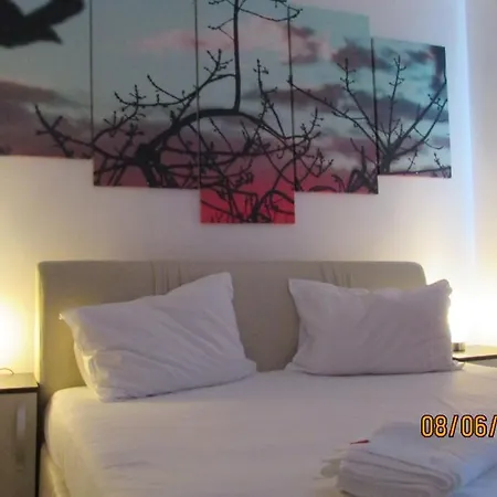 Greek House 아파트